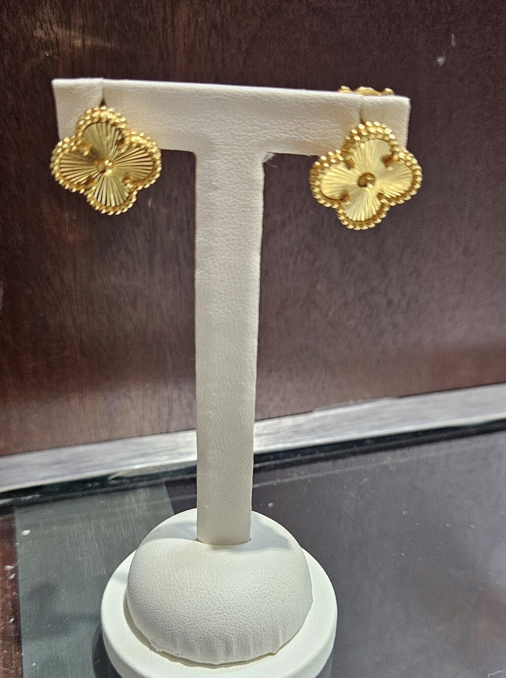 Guillioche Clover Earrings 18kt Gold